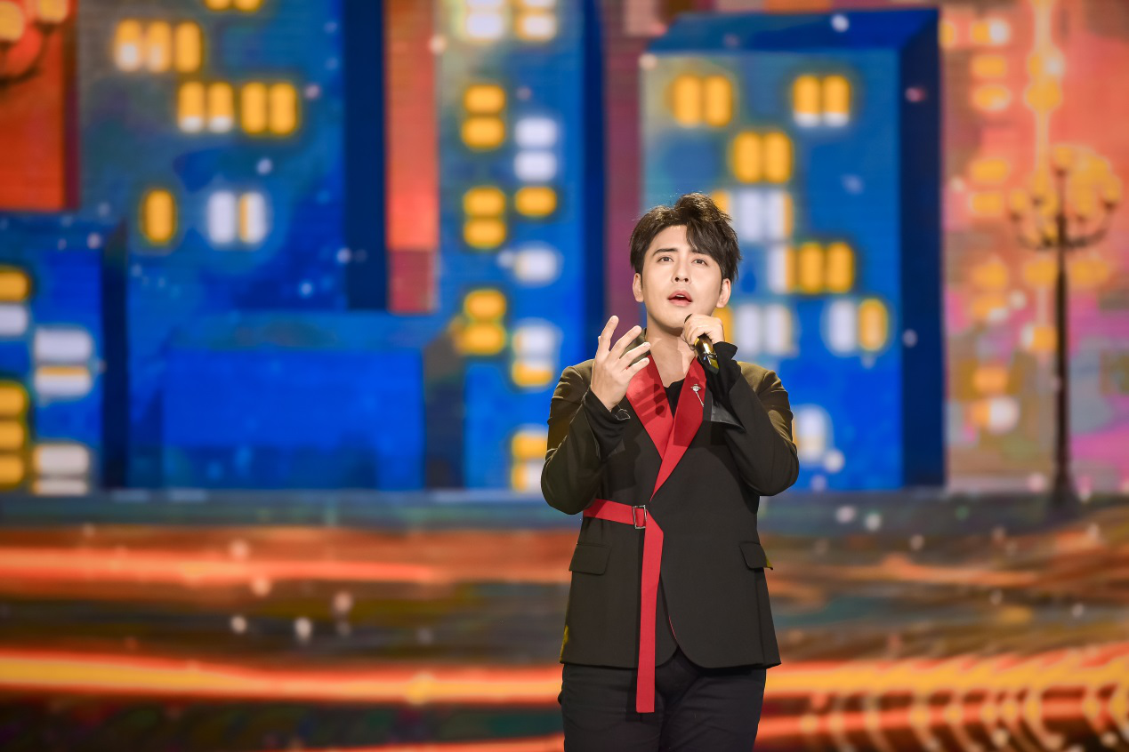 扎西顿珠演唱《有一种爱不变》